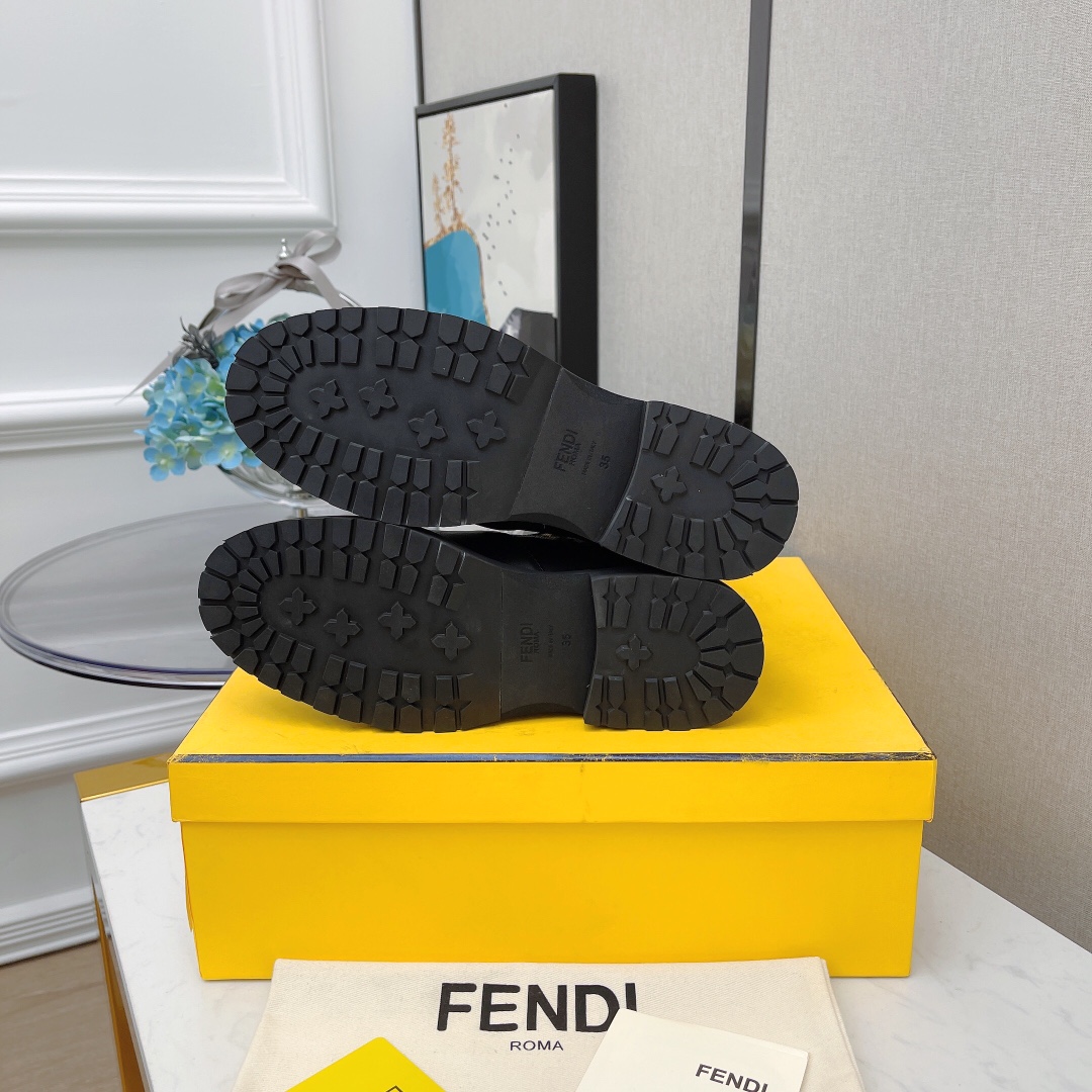 F**di Boots 02