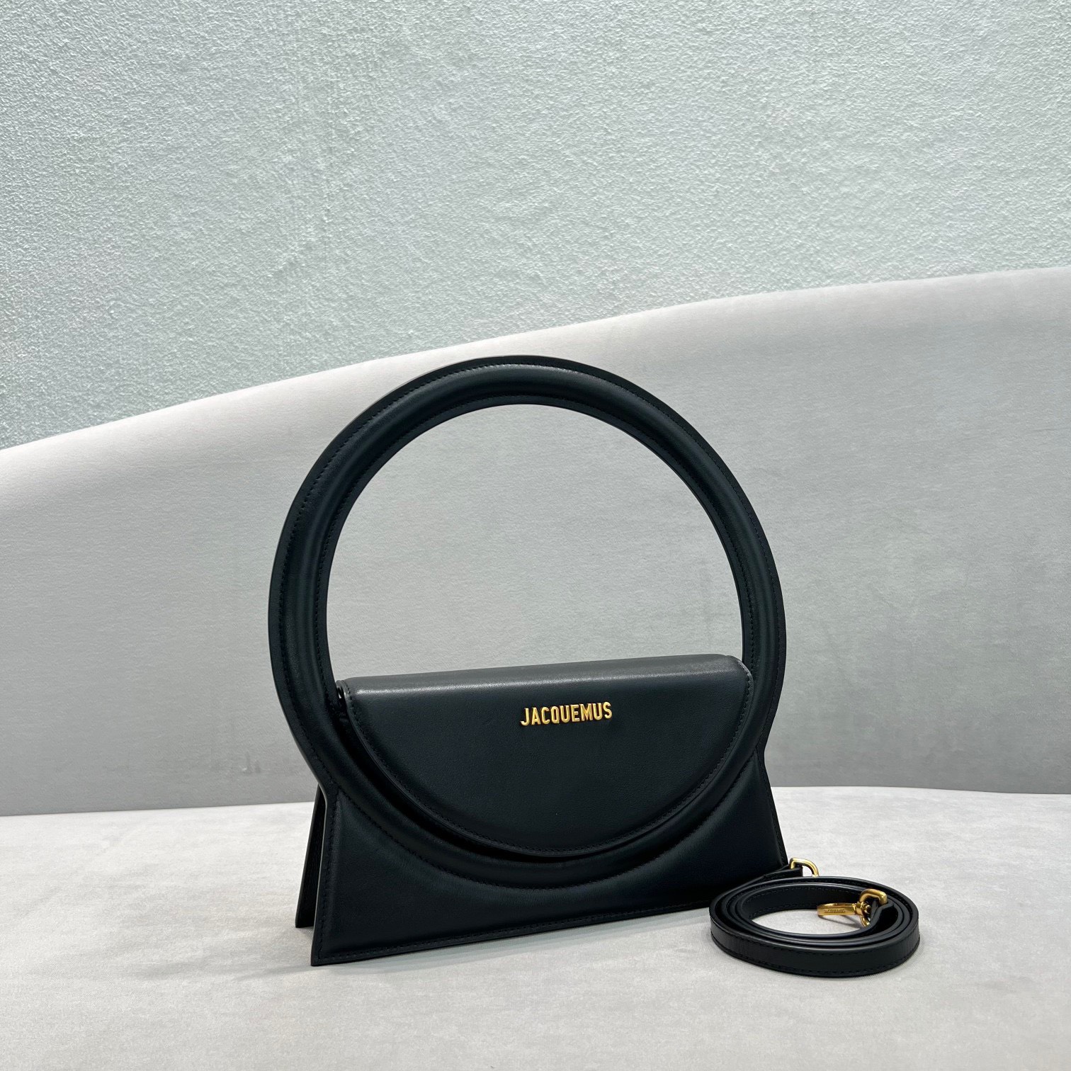 bagsaaa Ja*qvemvs le sac rond cirlce bag black -26 x 12.5 cm