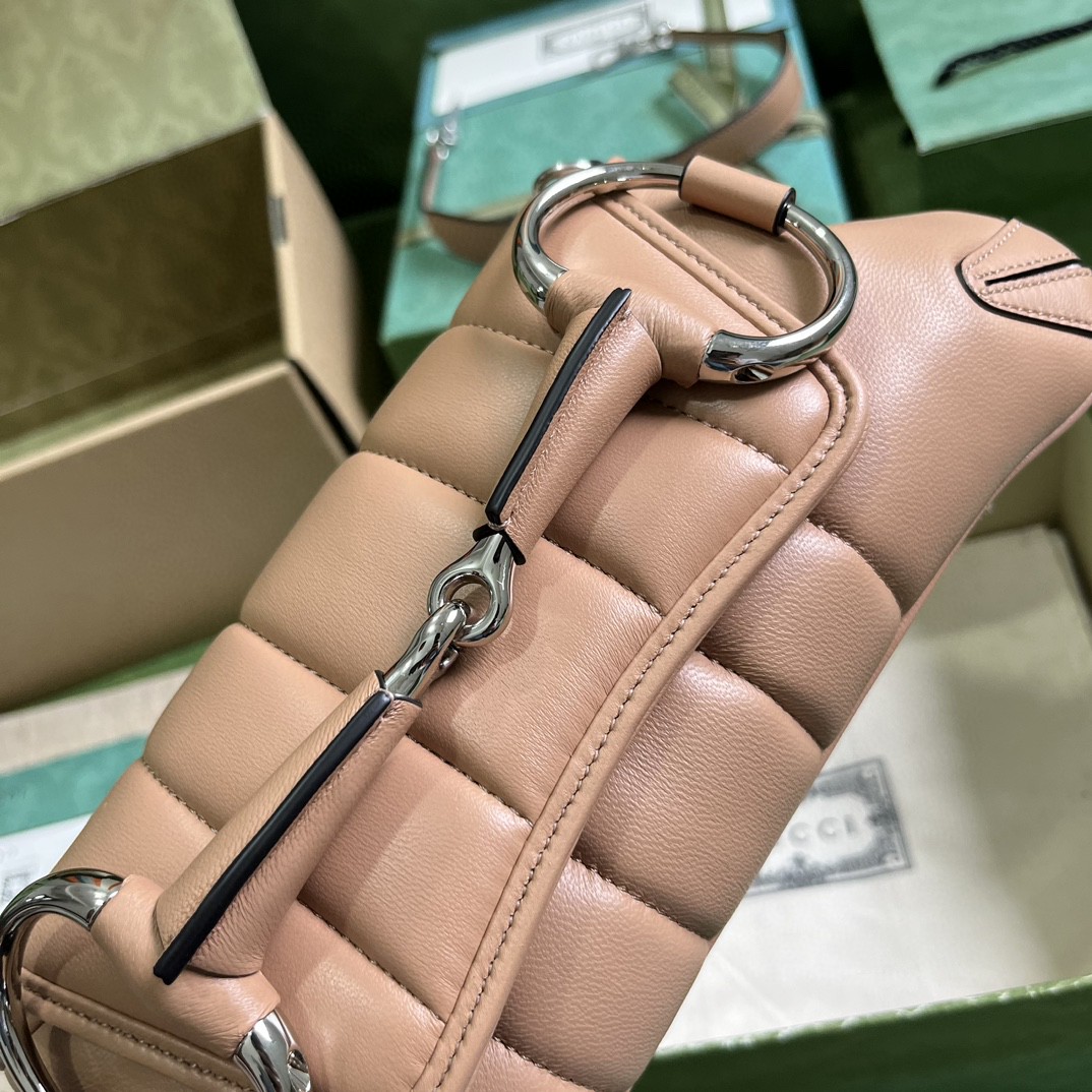 Bagsaaa Gvc*1 Horsebit Chain Small Shoulder Bag beige